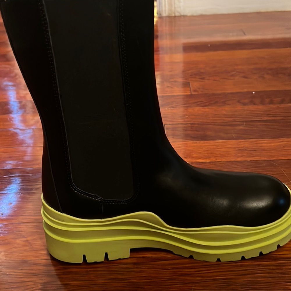 Bottega boots please read the description